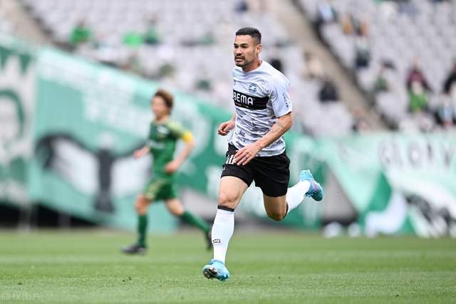 俱乐部杯-阿姆斯23分广东胜广州 王少杰10+8