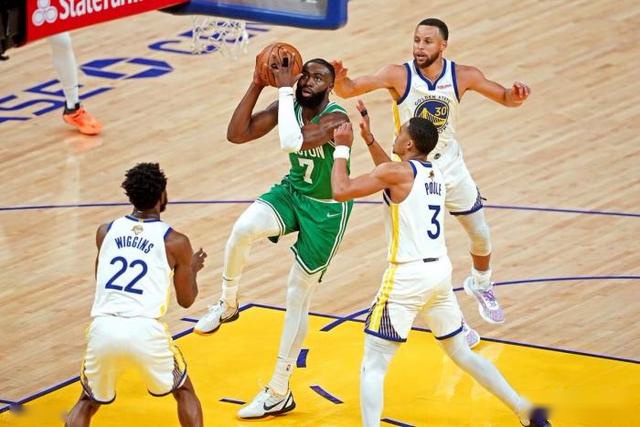 约基奇大三双掘金负骑士 独行侠送奇才16连败