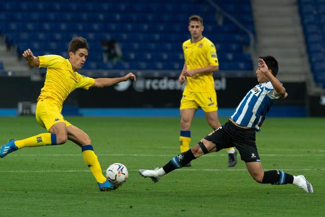 胡金秋18+10广厦胜四川 廖三宁16分北控胜天津